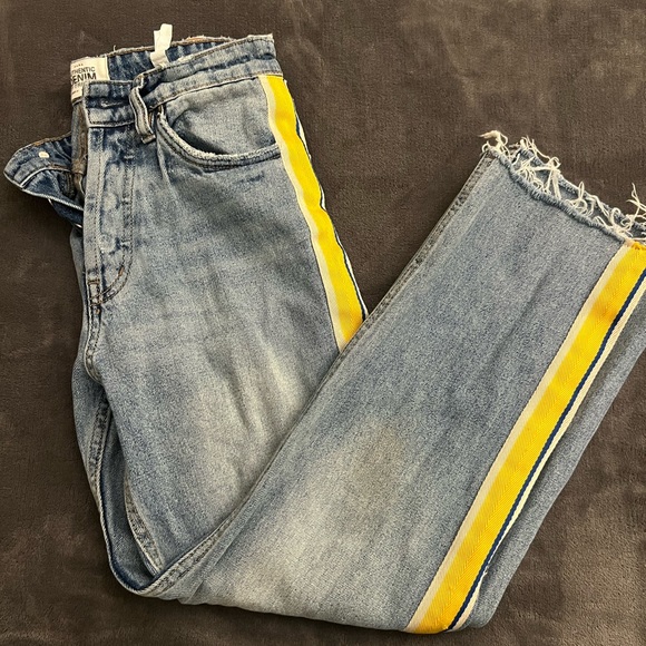 Zara Authentic Denim Cropped jeans - Picture 2 of 3